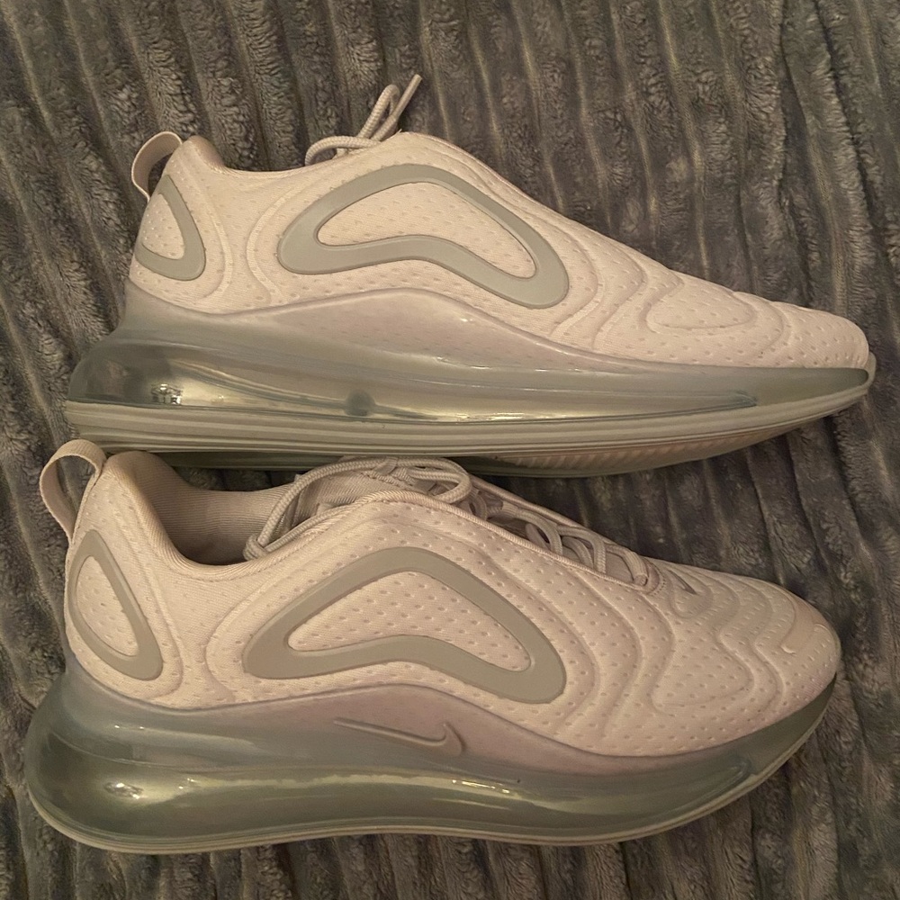 Nike Air Max 720 grey